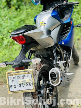 Suzuki Gsxr 150 cc